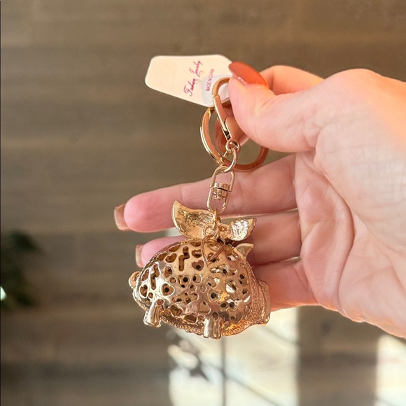 Rhinestone Crystal flying pig gold bag, charm - Picture 3 of 3